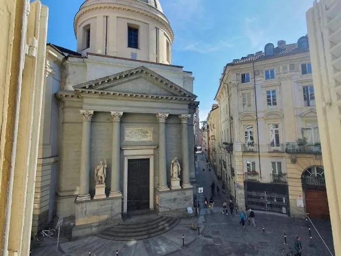 Center Quadrilatero * Turin